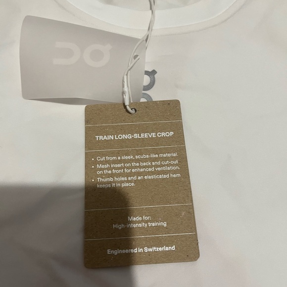 NWT🩷ON RUNNING🤍LONG SLEEVE WORKOUT TOP & LEGGINGS - Picture 5 of 16